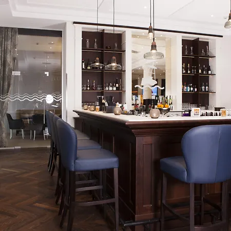 ホテル Am Delft エムデン